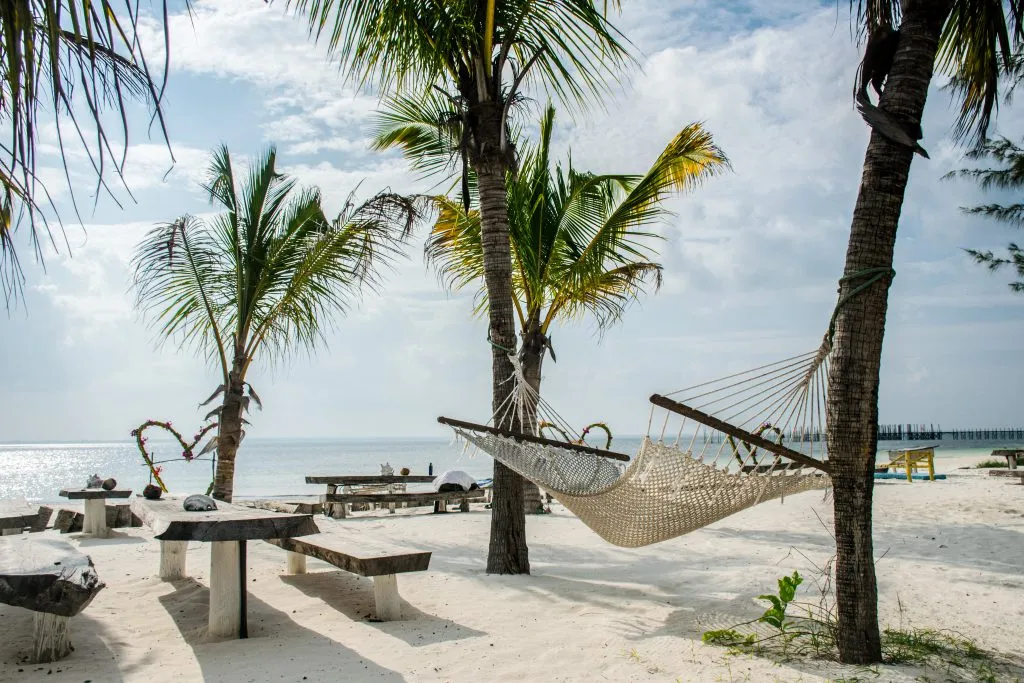 Ile trwa lot na Zanzibar? Przewodnik po czasie podróży